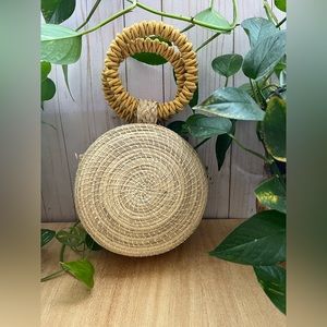 Stylish Handwoven Wrist Palm Straw Bag - Top Handle Island Resort Rattan Bag
